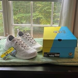 NIB Telic Aftersport Recovery Shoe size 10